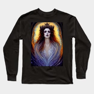 Praying queen Long Sleeve T-Shirt